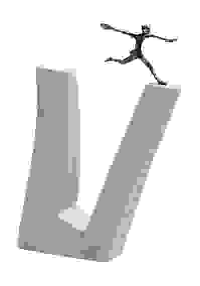 Скульптурная композиция "Преодолевая трудности"